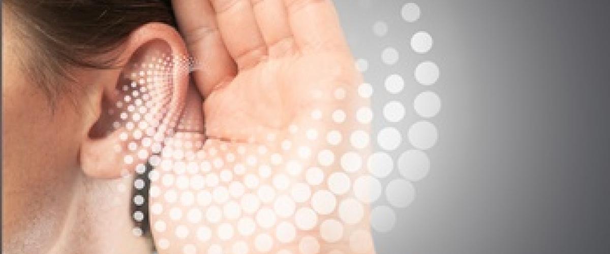 hearing loss graphic - lady cupping her ear