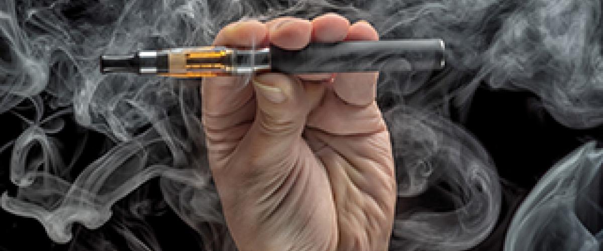 vape pen with smoke